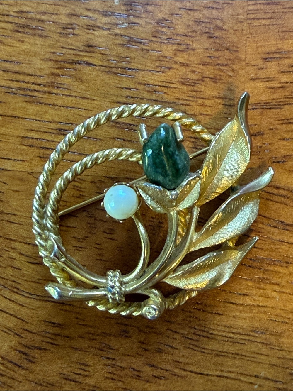 Sarah Coventry Jade Stone Garden Brooch